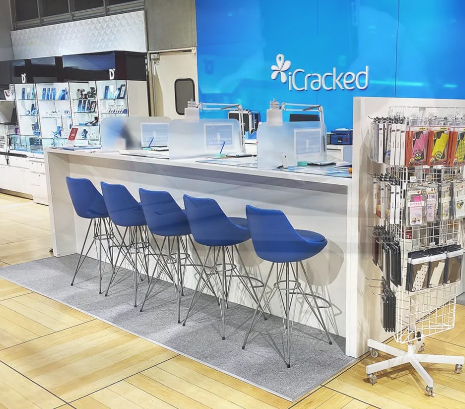  iCracked Store 梅田ロフト